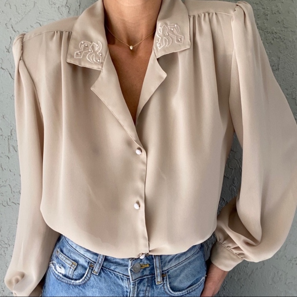 Vintage Essex Junction size 14 taupe button down top blouse